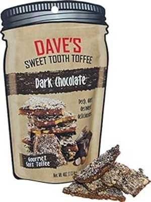 Dave's Sweet Tooth Toffee、ダークチョコレート風味、本物のバター、本物の砂糖、手でスライスしたアーモンド、手作り、自家製、グルテンフリー、4.0オンスの再密封可能なバッグ、3パック Dave's Sweet Tooth Dave s Sweet Tooth Toffee, Dark Chocolate F