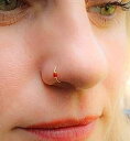 小さなゴールドフィルドノーズリングフープ 24 ゲージ - 14K ゴールドフィルド 7mm ノーズリングピアス Lugasis piercings Tiny Gold Filled Nose Ring Hoop 24 Gauge - 14K Gold Filled 7mm Nose ring Piercings