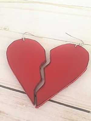 赤い革の失恋バレンタイン イヤリング Monarch Jewelry Red Leather Broken Heart Valentines Earrings