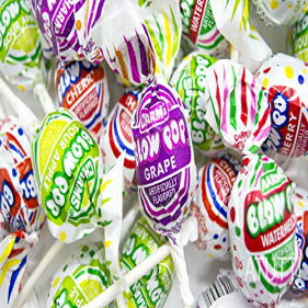 Blow Pops Charms フルーツフレーバー詰め合わせ、中にバブルガム、個別包装バルク - 3 ポンド Blow Pops Charms Assorted Fruit Flavors, Bubble Gum Inside, Individually Wrapped Bulk - 3 Pounds