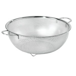 Oggi5638.0ϥɥդꤢ11.25ƥ쥹ݥ Oggi 5638.0 Perforated 11.25-inch Stainless Steel Colander with Handles