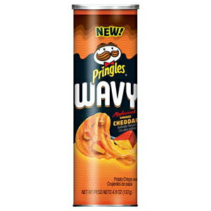 プリングルズウェーブ、ポテトチップス、アップルウッドスモークチェダー、4.8オンス缶（8パック） Kellogg's Pringles Pringles Wavy, Potato Crisps Chips, Applewood Smoked Cheddar, 4.8oz Can(Pack of 8)
