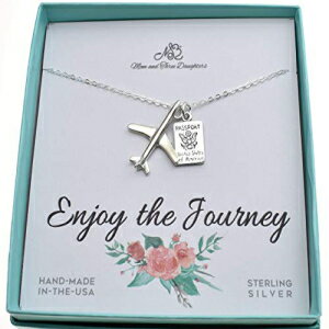 WFbgs@̃`[ƃX^[OVo[̃pX|[g18C`X^[OVo[P[u`F[̃[hgx[`[lbNXBf炵pCbgMtgɂȂ܂B Mom & Three Daughters World Traveler Charm necklace on