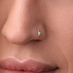 小さな 24G グリーンオパールノーズリングフープ - 24G ノーズピアスフープ - 14K ゴールドフィルドノーズピアスリング Tiny 24G Green Opal Nose Ring Hoop - 24G nose piercing hoop- 14K Gold Filled Nose Piercing ring
