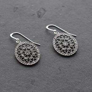 シルバーフィリグリーオーバルラインストーンダングルピアス女性のためのウェディングジュエリーギフト Designed by Stacey Jewelry, LLC Silver Filigree Oval Rhinestone Dangle Earrings Wedding Jewelry Gift for Women