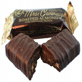 *** We ship internationally, so do not use a package forwarding service. We cannot ship to a package forwarding company address because of the Japanese customs regulation. If it is shipped and customs office does not let the package go, we do not make a refund. ■ 名称 Mrs. Cavanaugh's Roasted Almond Dark Chocolate Truffle Candy Bar - 6 Bars ■ 内容量 商品名に記載 ■ 原材料 別途ラベルに記載(英文) ■ 賞味期限 別途ラベルに記載(月/日/年順番) ■ 保存方法 高温多湿の場所を避けて保存してください。 ■ 発送元 アメリカ ■ 原産国名 商品表面に記載 ■ 輸入者 UNI International Inc. 100 Galway pl Teaneck NJ USA+1 2016033663 ■ 広告文責 UNI International Inc. 100 Galway pl Teaneck NJ USA NJ USA+1 2016033663 【注意事項】 *** 特に注意してください。 *** ・個人ではない法人・団体名義での購入はできません。この場合税関で滅却されてもお客様負担になりますので御了承願います。 ・お名前にカタカナが入っている場合法人である可能性が高いため当店システムから自動保留します。カタカナで記載が必要な場合はカタカナ変わりローマ字で記載してください。 ・お名前またはご住所が法人・団体名義（XX株式会社等）、商店名などを含めている場合、または電話番号が個人のものではない場合、税関から法人名義でみなされますのでご注意ください。 ・転送サービス会社への発送もできません。この場合税関で滅却されてもお客様負担になりますので御了承願います。 *** ・注文後品切れや価格変動でキャンセルされる場合がございますので予めご了承願います。 ・当店でご購入された商品は、原則として、「個人輸入」としての取り扱いになり、すべてニュージャージからお客様のもとへ直送されます。 ・ご注文後、30営業日以内(通常2~3週間)に配送手続きをいたします。配送作業完了後、2週間程度でのお届けとなります。 ・まれに商品入荷状況や国際情勢、運送、通関事情により、お届けが2ヶ月までかかる場合がありますのでお急ぎの場合は注文をお控えください。 ・個人輸入される商品は、すべてご注文者自身の「個人使用・個人消費」が前提となりますので、ご注文された商品を第三者へ譲渡・転売することは法律で禁止されております。 ・関税・消費税が課税される場合があります。詳細はこちらをご確認下さい。 ・食品の場合、パッケージのアップデートが頻繁であり、商品写真と実際のパッケージが異なる場合があります。パッケージ外観の違いの理由では、返品・交換が不可能ですので、予めご了承ください。 ・アメリカの場合、Best By日付はExpiry Date（賞味期限）とは異なり、Best By日付以降も安全に摂取ができます。 ・電気製品購入時の注意点：1)アメリカと日本の電圧差で電力消費が高い加熱機器類は変圧器が必要な場合があります。変圧器の購入は別途費用が掛かります。日本の電圧がもう低いのでそのまま使用しても発熱の危険はありませんが加熱に時間がもう少しかかる可能性があります。2)受領後30日以内の初期不良は返金または交換で対応します。その後の修理は原則的に対応が出来かねますが保証期間以内なら海外メーカーへの交渉は代行致します。（送料などの実費は別途請求）3)本商品はアメリカ内需用です。日本でのワランティーなどはできない可能性があります。また、他の日本製品と互換ができない恐れがあります。 ・当店では、ご注文から30分以上過ぎた場合、原則的にお客様都合によるキャンセルは承っておりません。