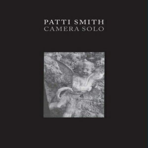 洋書 Patti Smith: Camera Solo (Wadsworth Atheneum Museum of Art)