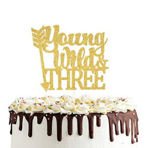 楽天GlomarketYoung Wild and Three ケーキトッパー、両面ゴールドグリッター 3歳の誕生日ケーキデコレーション トライバル 3歳の誕生日パーティーデコレーション Young Wild and Three Cake Topper, Double Sided Gold Glitter 3rd Birthday Cake Decorations Tri