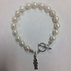 Wp[f^t@CCvV\eBMVgOuXbg Ann Peden Jewelry Freshwater Pearl Delta Phi Epsilon Sorority Greek Toggle Bracelet