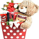 xAnOA炵N}̂ʂ݂ƑޔpIȃgt}`bNȃMtgoXPbgBo^Cf[₻̑̋@ɂȂ̗lʂňĂƊ܂B Gift Basket Village Bear Hugs, Romantic Gift Basket With Adorable Plus