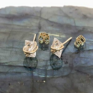 n[L}[ _Ch NH[c NX^AȁAȃX^bhA14K S[htBh C[Aޏւ̃MtgA4 ̒a Herkimer Diamond Quartz Crystal, Tiny, Small Stud, 14k Gold Filled Wire, Gift For Her, April Births