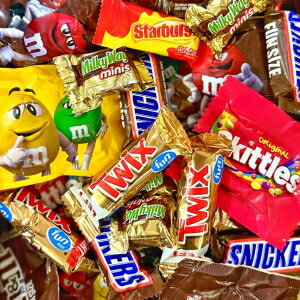 CANDYMAN (4 LBS) Bundle of Chocolate Candy with M&M's Milk Chocolate, M&M's Peanut, Skittles, Starburst, Snickers, Milky Way & Twix Individually Wrapped Candy