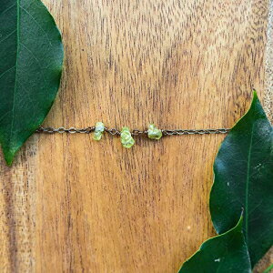 yhbg r[Y `F[ NX^ ANbg uY - 8 C`A2 C`̒߉\ȃGNXe_[t - 8 ̒a Peridot beaded chain crystal anklet in bronze - 8