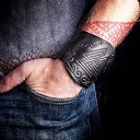 Valknut ブラック レザー バイキング ブレスレット - 男性への最高のユニークなギフト - メンズ レザー カフ ブレスレット リストバンド - 本革 ...