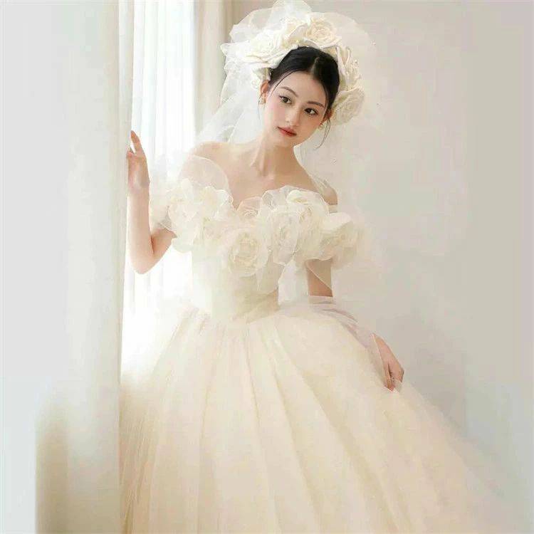 ホワイト ウェディングドレス ロング パーティードレス ブライズメイドドレス 二次会 フォーマル 発表会 ステージ ウエディング 卒業 レディース 床付き 大きい花 オフショルダー 大きいサイズあり