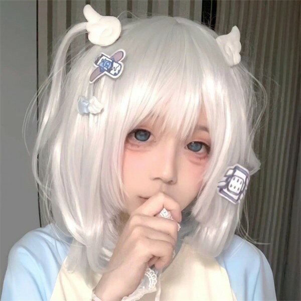 ウィッグ ミディアム セミロング ホワイト 白髪 フルウィッグ 前髪あり 可愛い コスプレ ロリータ ゴスロリ 原宿 レディース コスチューム 仮装 大人 おしゃれ 普段使い 日常使い イベント 学園祭 演劇 舞台 学芸会 文化祭 ハロウィングローリーパーク