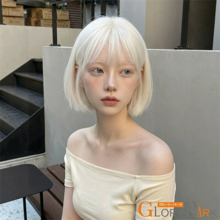 Rakuten - フルウィッグ ショート レディース ハロウィン ふんわり前髪 前髪あり 原宿風 かつら ぱっつん前髪 コスプレ 可愛い コスチューム 仮装 大人用 イベント 学園祭 文化祭 変装