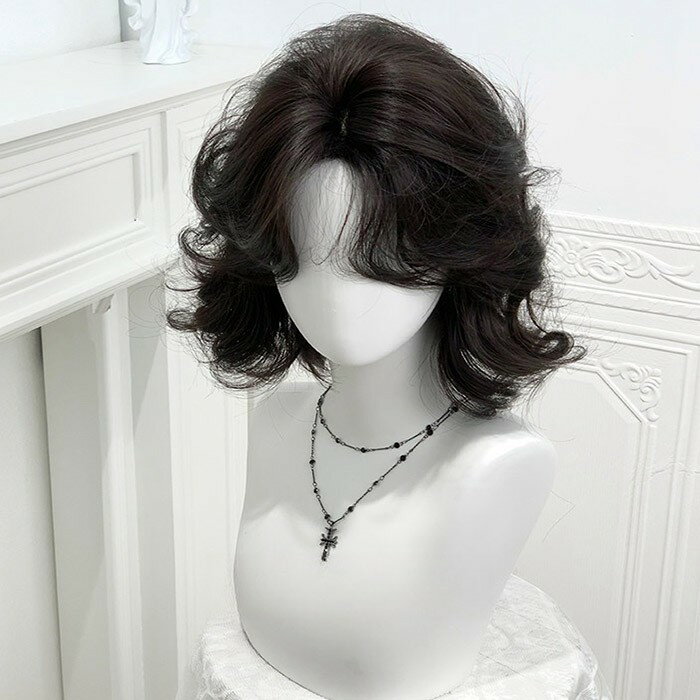 ウィッグ フルウィッグ 短い髪 センター分けの前髪 巻き髪 ハロウィン 原宿風 かつら 自然 仮装 大人用 普段使い 文化祭 イベント 学園祭 演劇 舞台 学芸会 ブラックグローリーパーク