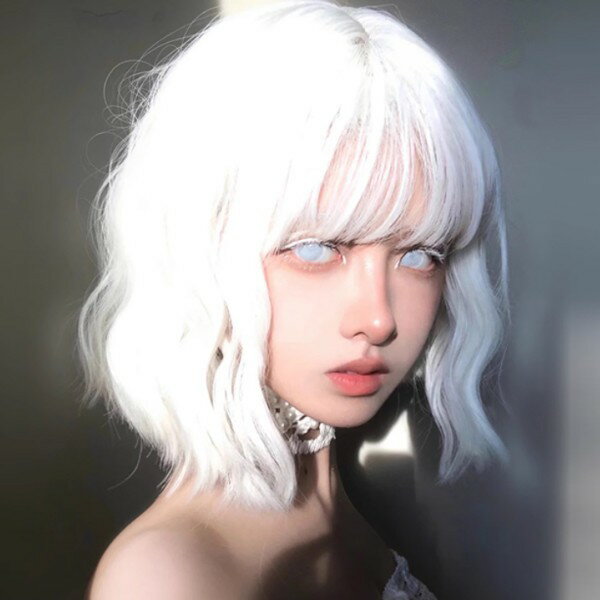 ウィッグレディース ホワイトウィッグ短髪 白かつらショートカールウィッグ可愛い かわいい 大人用 コスプレ ロリータ ゴスロリ原宿風 仮装 超自然 かつら小顔 ...