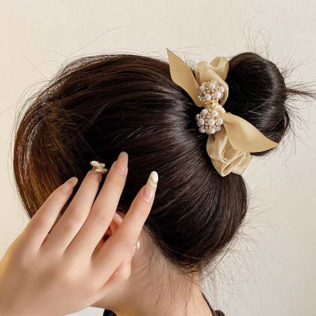 ギュリックのシュシュ ヘアゴム おしゃれ 大人 お団子 シュシュ シンプル パール ビジュー 大きめ ビッグ ポニー 簡単 アレンジ リボン かわいい ヘアアクセサリー チュール 髪飾り まとめ髪 レディース 女性 跡 つきにくい 通勤 通学 可愛い オフィス 送料無料｜アングル2