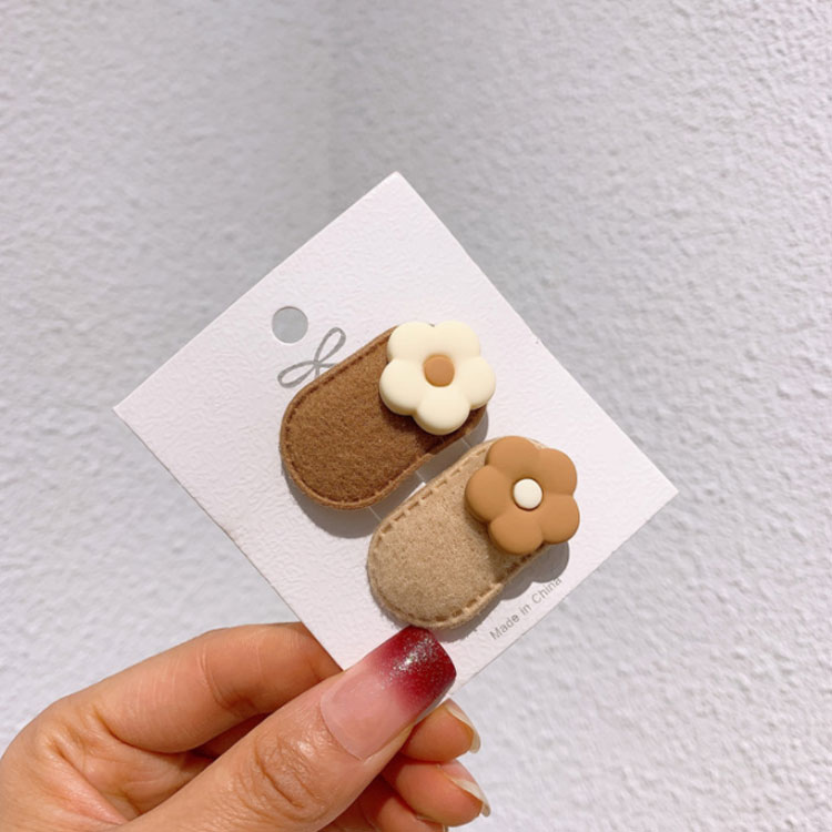 くまがかわいい小さなパッチンピン ヘアアクセ ヘアーピン ベビー キッズ 可愛い ヘアピン パッチン留め パッチンピン 子ども 赤ちゃん 前髪 ヘアアクセサリー クマ 髪飾り お出かけ プレゼント 送料無料 花 お誕生日 モチーフ 髪留め あかちゃん 柔らかい 公式ショップ