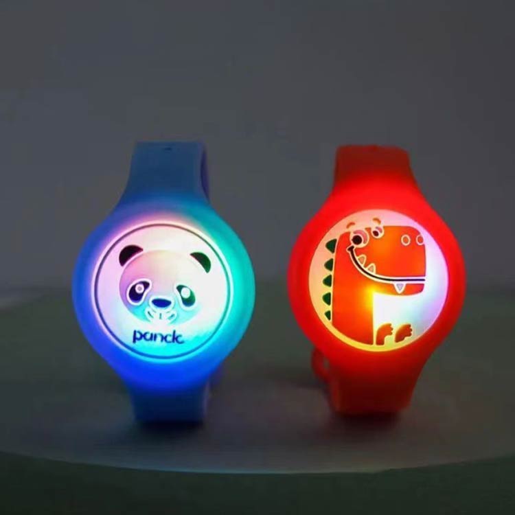 虫除けバンド かわいい 植物成分 LED 9個...の紹介画像3