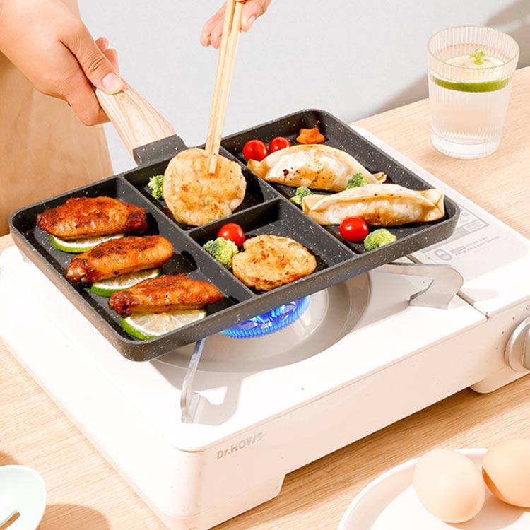 角型 調理 簡単 仕切り付き くっつかない 洗いやすい マルチパン フライパン 卵焼き 目玉焼き IH対応 大判焼き器 4つ穴 卵焼き器 四角 くっつくことがなく お手入れ簡単 ガス対応 弁当作り 朝食 くっつかない お弁当 焼おにぎり gluck-g-10011988 ギュリック サンプル画像3