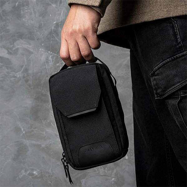 ＼店内、マラソンSALE開催中／ アルパカ ALPAKA スリング/ショルダー バッグ MODULAR SLING V2 スマホポーチ スマホバッグ クロスボディバッグ コンパクト 撥水 強度 軽量 通勤 旅行用 街歩き おしゃれ メンズ レディース ミニマルデザイン glv-p5-10050278 CampHolic サンプル画像3