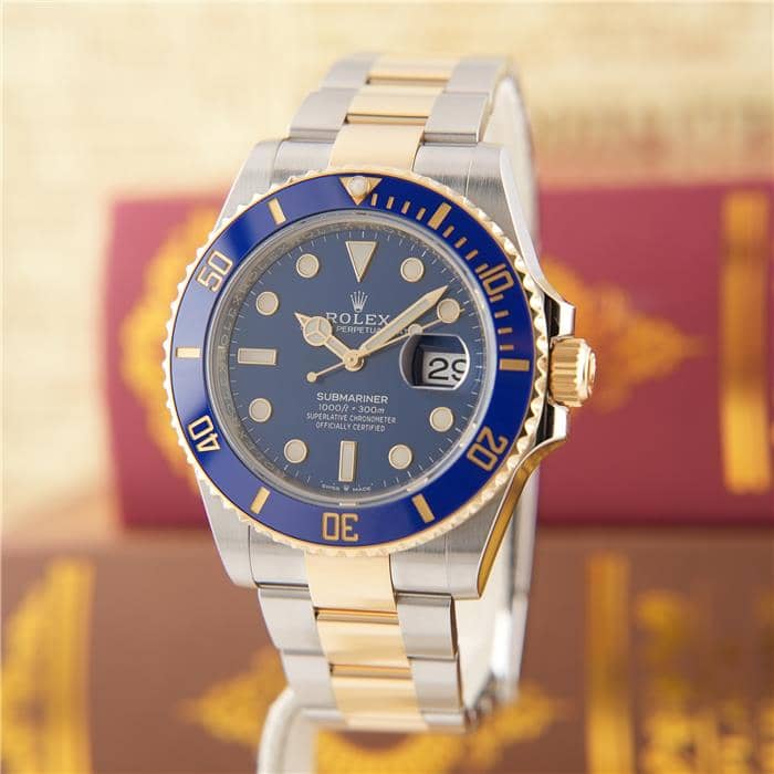 ロレックス サブマリーナーデイト41 126613LB 保証書2021年 付属品完品 ランダムシ...
