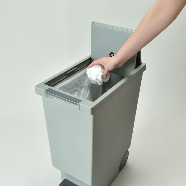 ゴミ箱 ダストボックス おしゃれ ペダル式 スライド式 ふた付き 角型 シンプル リビング キッチン ゴミ袋 隠す キャスター付き スリム 分別 45リットル 約幅30cm 大容量 日本製 インテリア雑貨 北欧風( スライド ペダル トラッシュカン 45L 2個セット ) [3]