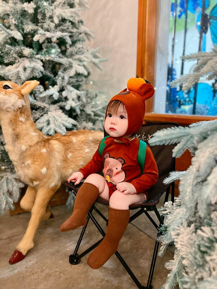 gnsショップのロンパース ベビー ハロウィン 衣装 子供 カピバラ 赤ちゃん 出産祝い 新生児 長袖 男の子 女の子 かぼちゃ コスプレ 衣装 おもしろ仮装 ハロウィーン仮装 ベビー キッズ 可愛い 着ぐるみ プレゼント バッグ付き パーティー Halloween コスプレ 66/73/80/90｜アングル3