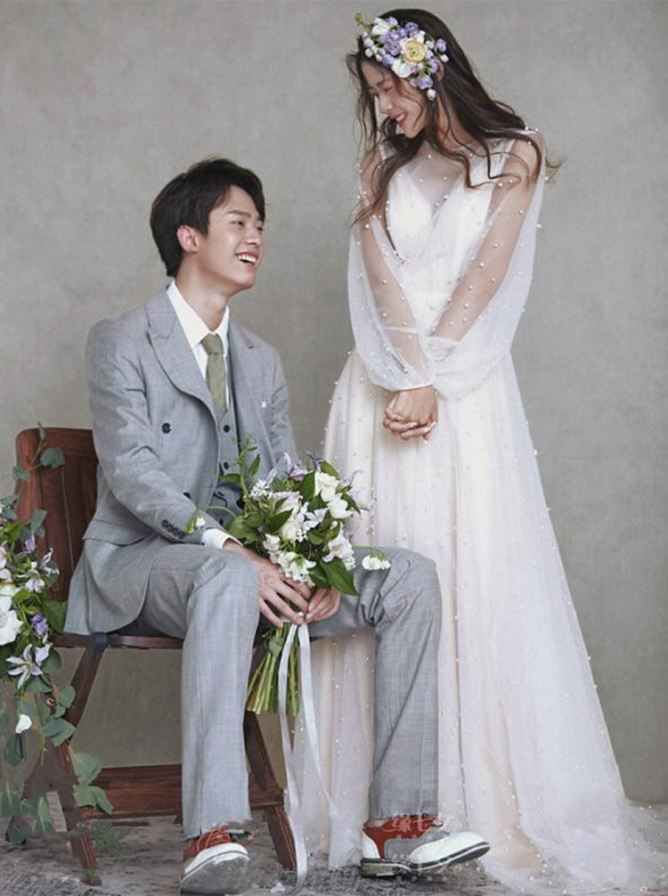 真珠 ウェディングドレス パフスリーブ 森ガール エンパイアドレス 妊婦 マタニティ 花嫁ドレス 床付き ライトドレス ワンピース Vネック ロング丈 白 透け 長袖 チュール 花嫁 結婚式 フォトウェディング 海外挙式 前撮り 二次会 体型カバー 披露宴 SS M L LL 3L 4L 高級感