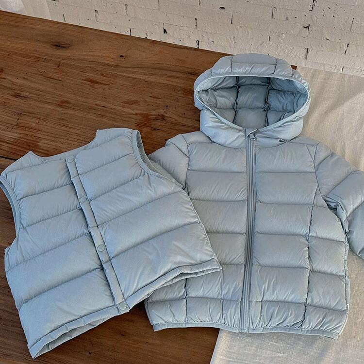 キッズ ダウンジャケット 男の子 女の子 韓国子供服 ダウン アウター オーバー 冬服 秋冬 子ども服 小学生 子供 ダウンベスト キッズ ダウンコート 90%ダウン ガールズ ボーイズ ダウンベスト フード付き 通学 かわいい 子ども 冬用 中学生 兄妹 姉弟 お出かけ 防寒 コート 2