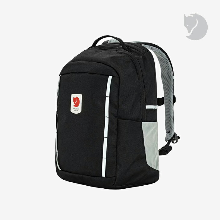 DISCRIPTION -製品説明- 初めての通学バックにぴったりなSkule Kids 15Lバックパック。 リサイクルポリエステルの撥水性のあるオックスフォード織りの生地を使用し、360度リフレクターが利いていて安心です。 6歳から9歳までのお子様の使用に最適です。 丈夫で快適なスクールバック。 600Dリサイクルポリエステルを使用した耐久性が高く撥水性のあるオックスフォード織りの素材で、裏地にはリサイクルポリエステルを使用。 A4サイズのスリーブポケット、ペンホ?ダーを内蔵した大型ジッパー式メインコンパートメント。 トップにはキーリングホルダー付の小型ジッパー式ポケット。 両サイドにストレッチ素材のサイドポケット。 クッション性があり快適なショルダーストラップとエアメッシュのバックパネル。 ウェビングハンドルと調整可能チェストストラップ。 視認性が高い360度リフレクター。 ネームラベル付。 ・商 品 詳 細 ・・・・・・・・・・・・・・・・ ・サイズ（cm） ｜高さ 39｜幅 23｜マチ 15｜ ・素材 ｜ポリエステル100％｜ ・品番 ｜23347-550｜ ※モニターなどの環境で、写真と実際の商品とは色が多少異なる場合がございます。 ※実際のサイズと2cm程度の誤差が生じる場合がございます。 ※洗濯により若干の縮みがでる場合がございます。 注意事項＊ こちらの商品は実店舗からの取り寄せの在庫も含む為、次のような事がある場合がございます。 ※1.靴箱の破損や色あせ ※2.靴箱内の包装用紙破れ、商品タグなどが無い状態 ※3.製造上のボンドの付着 尚、実店舗から取り寄せの商品は検品を行って販売可能な商品であります。 その為、商品の状態はお任せ頂けますよう予めご了承下さい。 メーカー希望小売価格はメーカーカタログに基づいて掲載しています> FJALLRAVEN > Skule Kids
