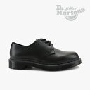 DISCRIPTION-製品説明- ユニセックス　1461 Mono 3Eye Shoe Smooth 1961年4月1日に誕生し、この日がネーミングの元になった「1461 スリーホールシューズ｣ 。 数十年にわたってドクターマーチンのアイコン的存在であり続けているこのシューズは発売当時、耐久性のある労働者の靴として売られていました。しかし時代の流れと共に、政治デモを行う人たちやイギリス中の大学生の間で人気のファッションアイテムとなったのです。 この「1461 モノ 3ホールシューズ」は、アッパーからシューホール、シューレース、ソールやウェルトステッチまで全て同色で統一して、全体をモノトーンに仕上げています。 アッパーにはソフトな感触のスムースレザーを使用しました。 DETAIL-詳細- ・素材 アッパー素材｜SMOOTH アウトソール｜合成底 ヒールの高さ｜約4.0cm ・重量 約590g（片足） ・生産国 中国 / ラオス / タイ / ベトナム ・注意事項 こちらの商品は実店舗からの取り寄せの在庫も含む為、次のような事がある場合がございます。 ※1.靴箱の破損や色あせ ※2.靴箱内の包装用紙破れ、商品タグなどが無い状態 ※3.製造上のボンドの付着 尚、実店舗から取り寄せの商品は検品を行って販売可能な商品であります。 その為、商品の状態はお任せ頂けますよう予めご了承下さい。 SIMILAR ITEMS-関連商品- ≫DR.MARTENS一覧はこちら≪ メーカー希望小売価格はメーカーカタログに基づいて掲載しています