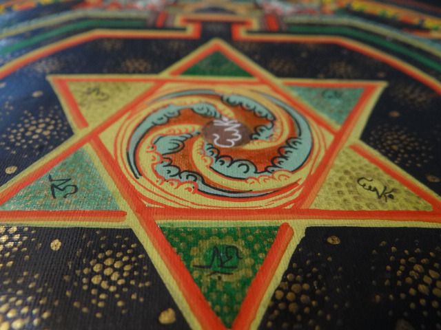 楽天市場 新生活 送料無料 一点物 タンカ 曼荼羅 マンダラ ヤントラ 25 5 25 5cm 仏画 チベット 手描き 曼陀羅 タペストリー ポスター アジアン エスニック インテリア アジアン雑貨 布 家具ゴアガジャ