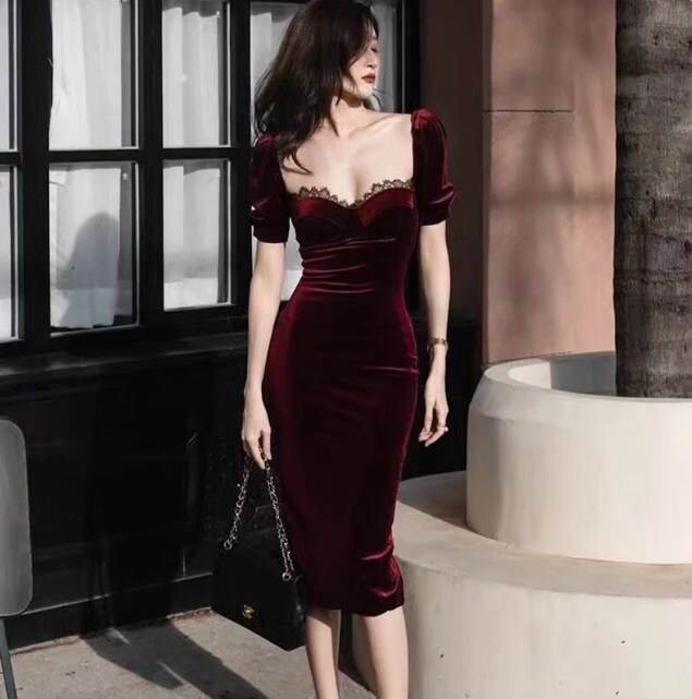 レディース ワンピース ドレス タイトワンピース 膝丈 膝下 ミディアム 半袖 パフスリーブ タイト スリム 細身 背中開き バックコンシャス フェミニン レース バックファスナー かわいい 大人可愛い きれいめ シンプル カジュアル 上品 おしゃれ こなれ感 ガーリー