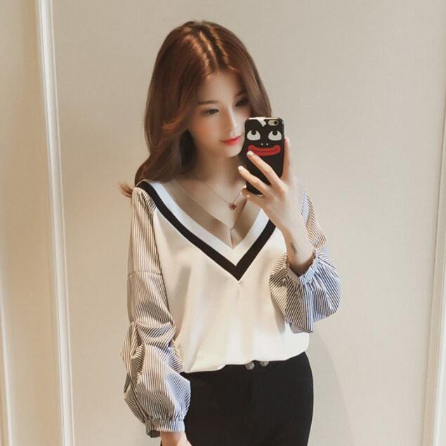 Vネックトップス バールーン袖 ストライプ 2カラー C3