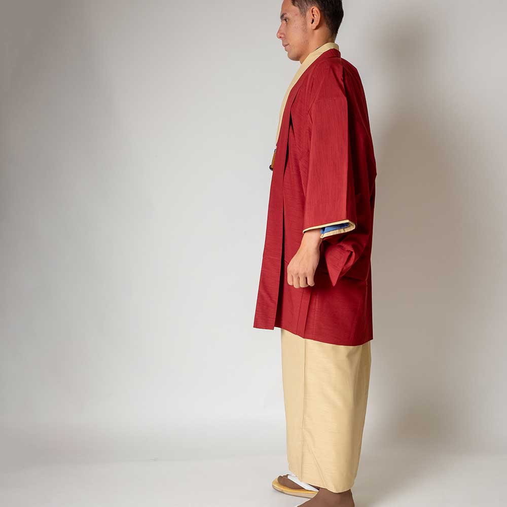 往復送料弊社負担 【レンタル】メンズ着物アンサンブル【対応身長160cm～170cm】【 Sサイズ】フルセットー着物アイボリー×羽織レッド 着流し 羽織 パパ着物 父親 春 秋 冬 着付け簡単 おしゃれ着 カジュアル 貸衣装 レンタル衣裳 七五三 お正月 初詣 旅行 食事会 レ