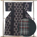 【中古】紬 リサイクル着物 身丈161cm 裄62cm 前幅22.5cm 後幅29.5cm 袖丈45cm 正絹(シルク) レディース 袷仕立 格子 秋冬春用 黒...