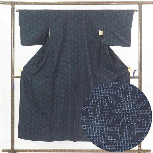 【楽天出店20周年10%OFF】【中古】紬 リサイクル着物 身丈150cm 裄63cm 前幅23cm 後幅30cm 袖丈44cm 正絹(シルク) レディース 袷仕立 麻の葉 秋冬春用 紺地 裄Mサイズ 美品 リユース 【楽天出店20周年10%OFF】【中古】紬 リサイクル着物 身丈150cm 裄63cm 前幅23cm 後幅30cm 袖丈44cm 正絹(シルク) レディース 袷仕立 麻の葉 秋冬春用 紺地 裄Mサイズ 美品 リユース