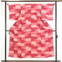 【中古】小紋 リサイクル着物 身丈154cm 裄63cm 前幅22.5cm 後幅28cm 袖丈48cm 正絹(シルク) レディース 袷仕立 秋冬春用 ピンク地 ...