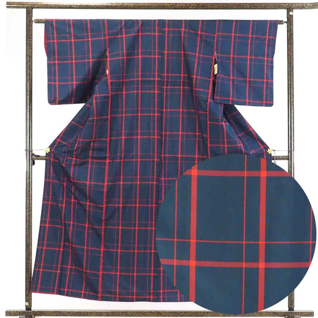【中古】紬 リサイクル着物 身丈156cm 裄62cm 前幅23cm 後幅30cm 袖丈49cm 正絹(シルク) レディース 袷仕立 秋冬春用 紺地 裄Sサイズ 美品 リユース