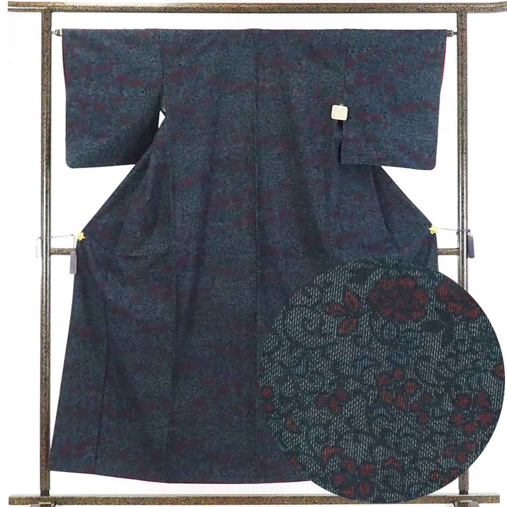 【中古】紬 リサイクル着物 身丈156cm 裄65cm 前幅25cm 後幅30cm 袖丈49cm 正絹(シルク) レディース 袷仕立 秋冬春用 黒地 裄Mサイズ 美品 リユース