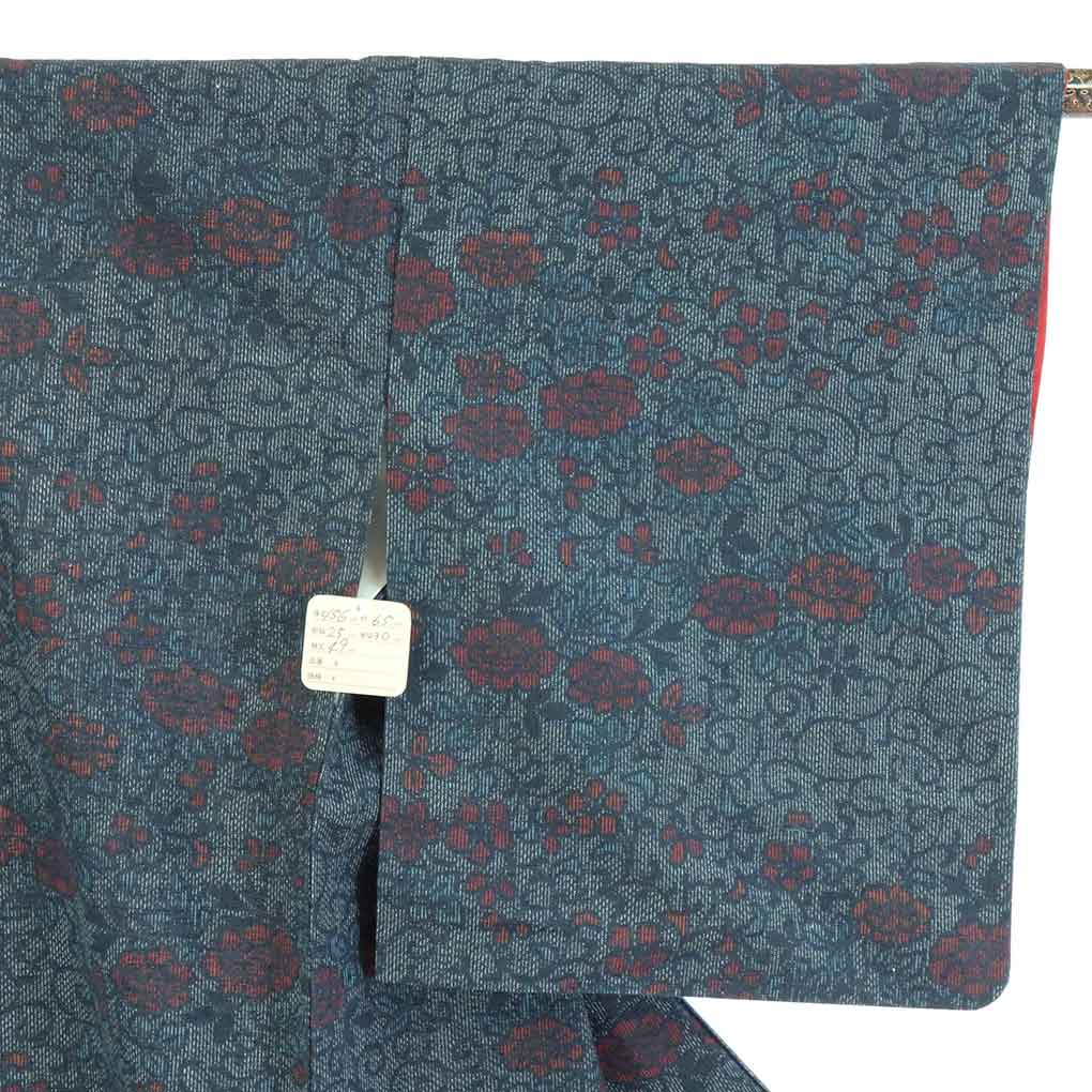 【中古】紬 リサイクル着物 身丈156cm 裄65cm 前幅25cm 後幅30cm 袖丈49cm 正絹（シルク） レディース 袷仕立 秋冬春用 黒地 裄Mサイズ 美品 リユース