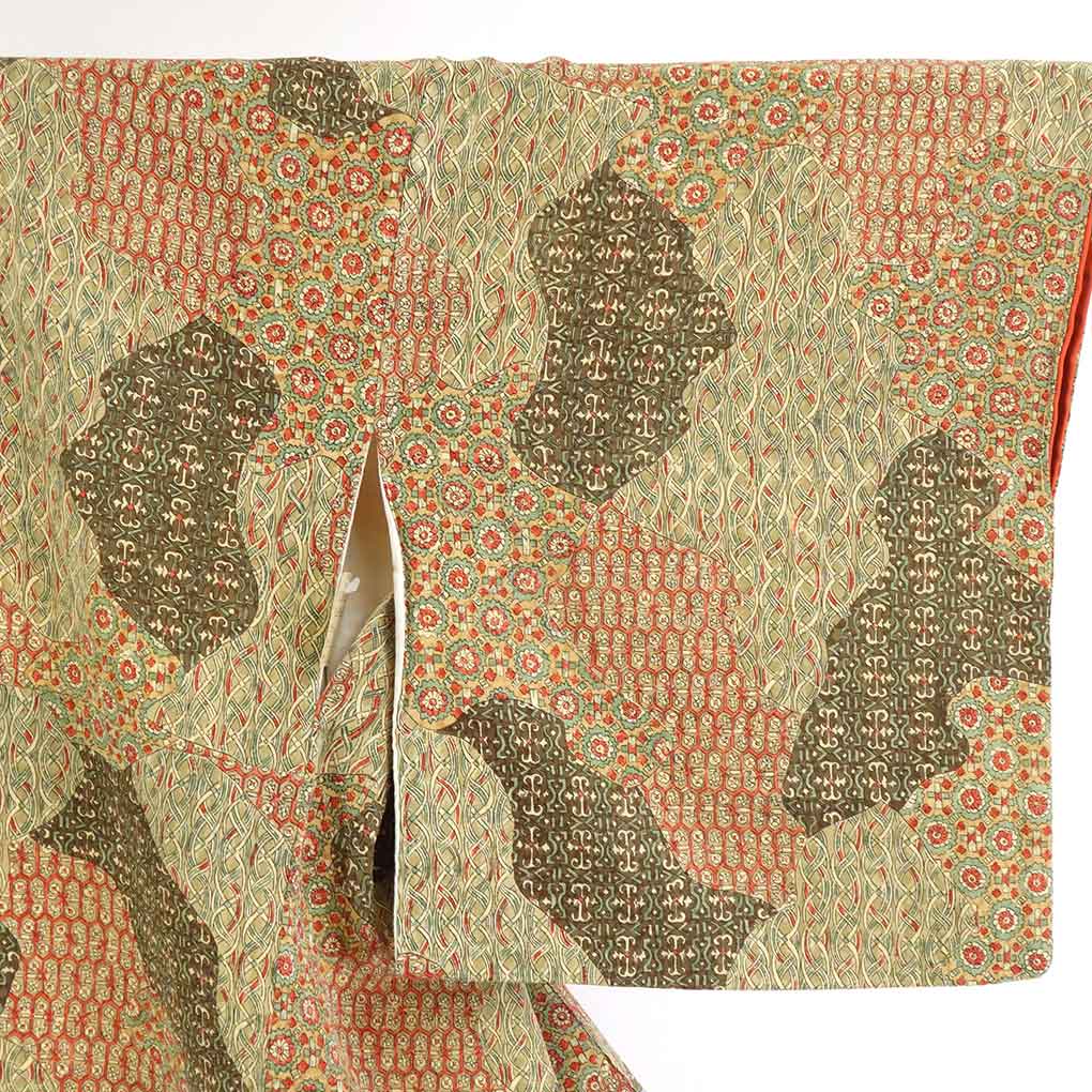 【中古】小紋 リサイクル着物 身丈152cm 裄64cm 前幅26cm 後幅30cm 袖丈46cm 正絹（シルク） レディース 袷仕立 秋冬春用 茶色 裄Mサイズ 美品 リユース