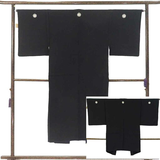 【中古】男物紋付羽織セット リサイクル着物 羽織丈98cm 身丈140cm 裄65cm 前幅23.5cm 後幅30.5cm 袖丈50cm 袖幅32.5cm メンズ 袷 無地 裄Mサイズ 秋冬春用 正絹(シルク)ブラック 美品 リメイク リユース 【中古】男物紋付羽織セット リサイクル着物 羽織丈98cm 身丈140cm 裄65cm 前幅23.5cm 後幅30.5cm 袖丈50cm 袖幅32.5cm メンズ 袷 無地 裄Mサイズ 秋冬春用 正絹(シルク)ブラック 美品 リメイク リユース