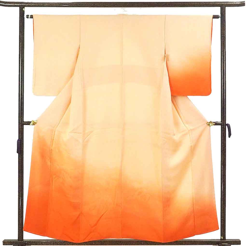 【中古】訪問着 リサイクル着物 身丈158cm 裄63cm 前幅24cm 後幅30cm 袖丈56cm 袖幅32.5cm レディース 袷 遠山 裄Mサイズ 秋冬春用 正絹(シルク)オレンジ地 未使用品 リメイク リユース