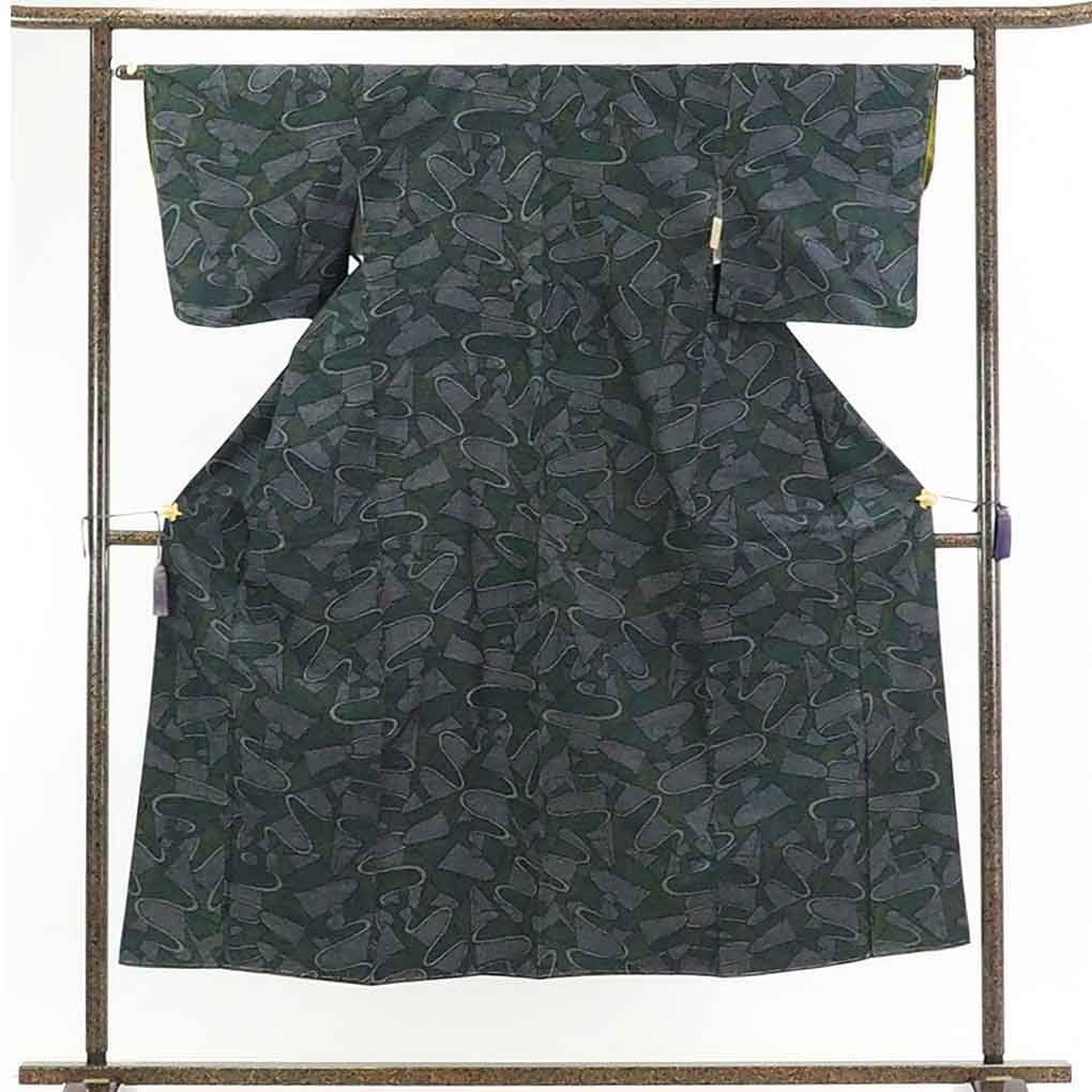 【50%OFF】【中古】紬 リサイクル着物 身丈150cm 裄62cm 前幅25cm 後幅29cm 袖丈45cm 正絹(シルク) レディース 袷仕立 幾何学 秋冬春用 黒地 裄Sサイズ 未使用品 リユース