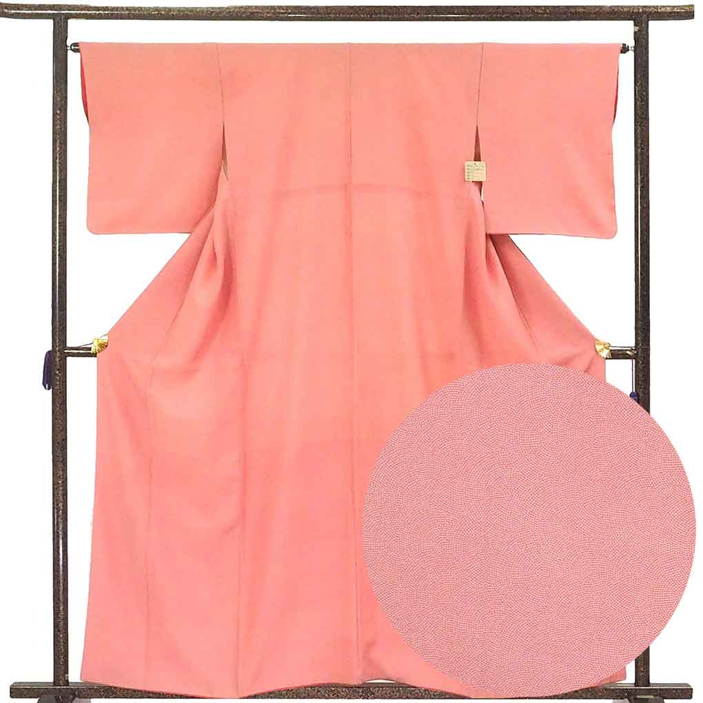 【中古】小紋 リサイクル着物 身丈160cm 裄65cm 前幅23cm 後幅30cm 袖丈47cm 袖幅33cm レディース 袷 鮫小紋 裄Mサイズ 秋冬春用 正絹(シルク)ピンク地 美品 リメイク リユース